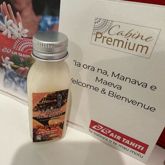 Air Tahiti Red Travel Set - Picture 4 of 7